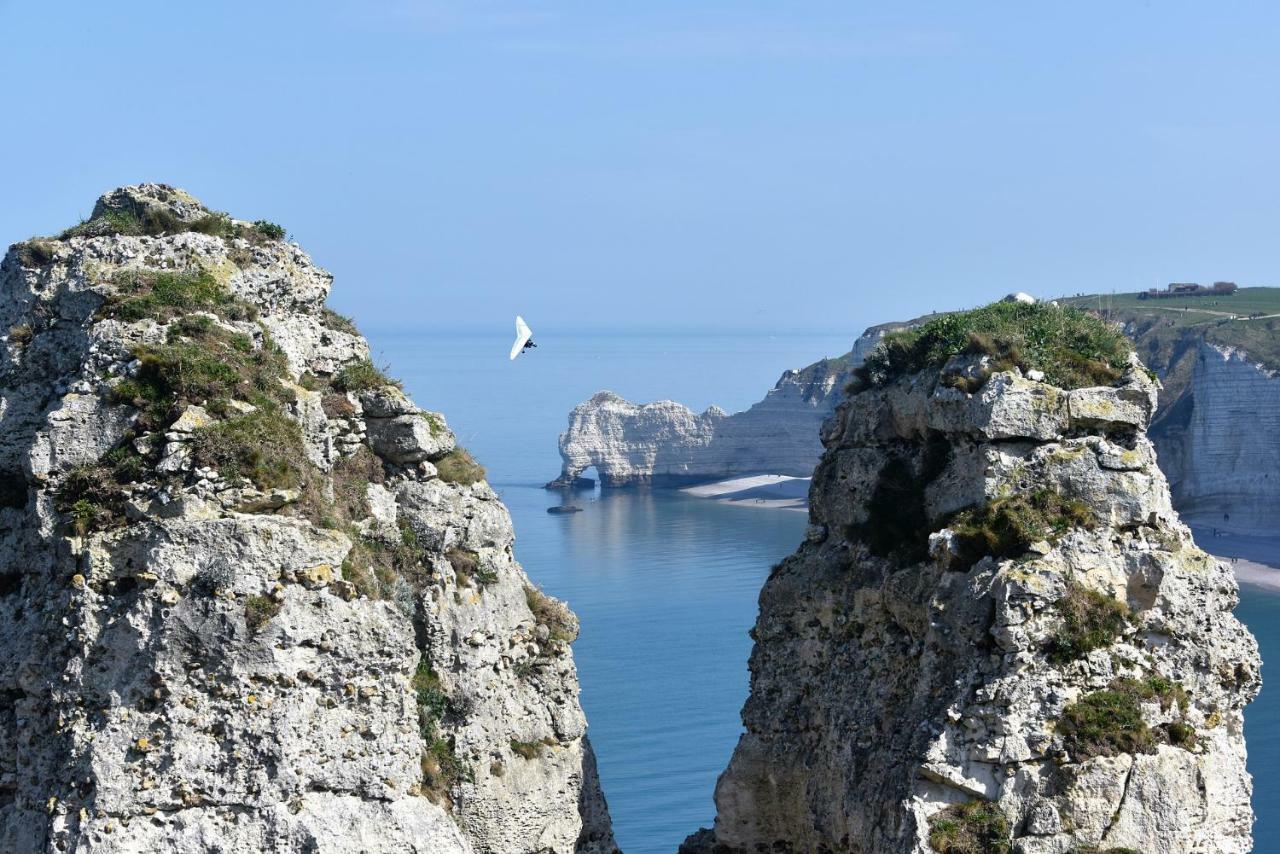 Detective Hotel Etretat Luaran gambar